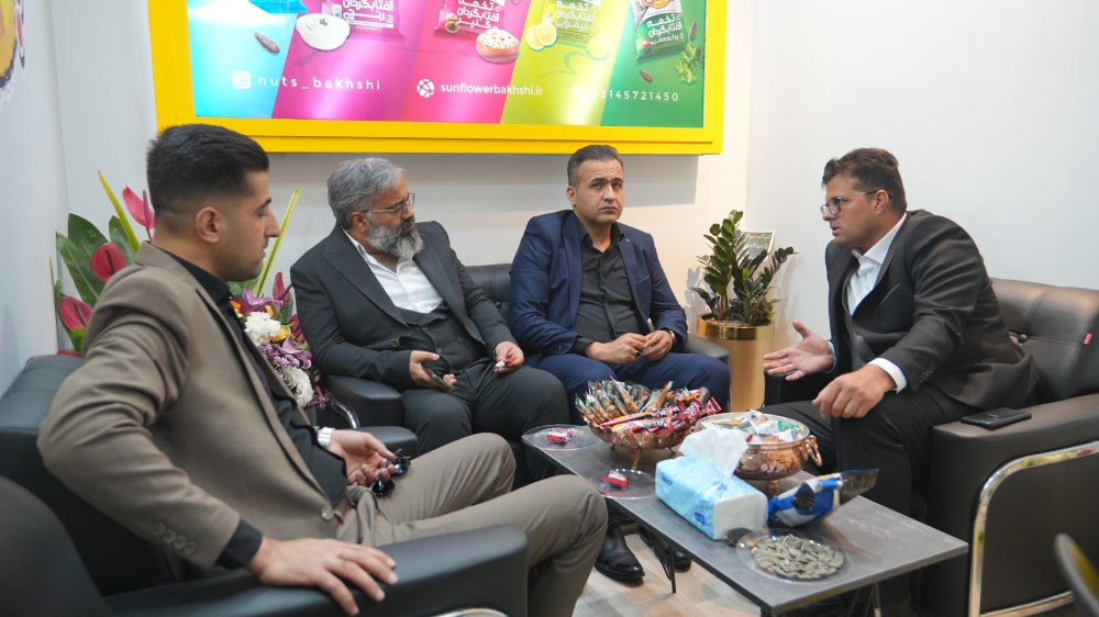 سرزمین آفتابگردان کویر (بخشی)